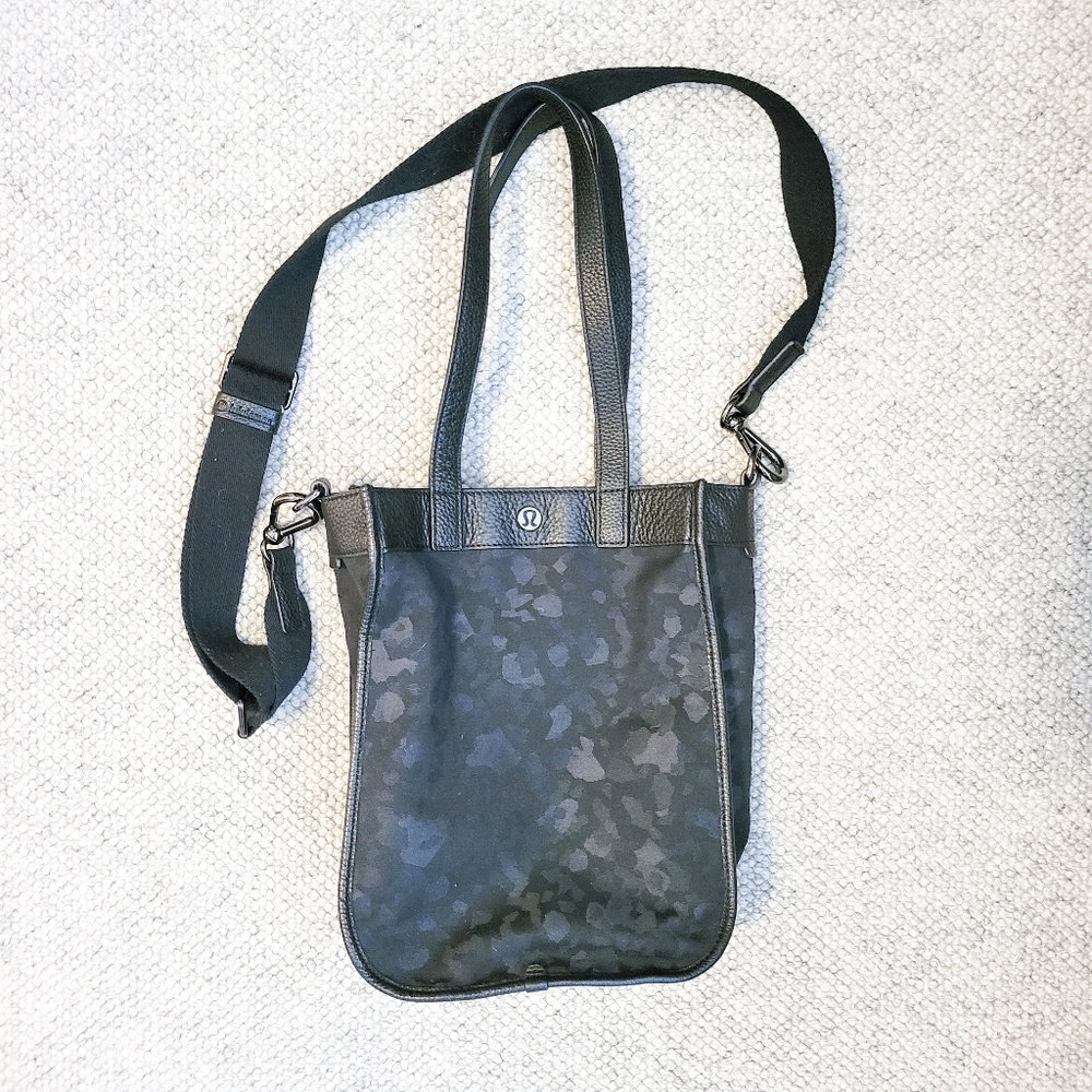 Lululemon- Now and Always Tote 8L